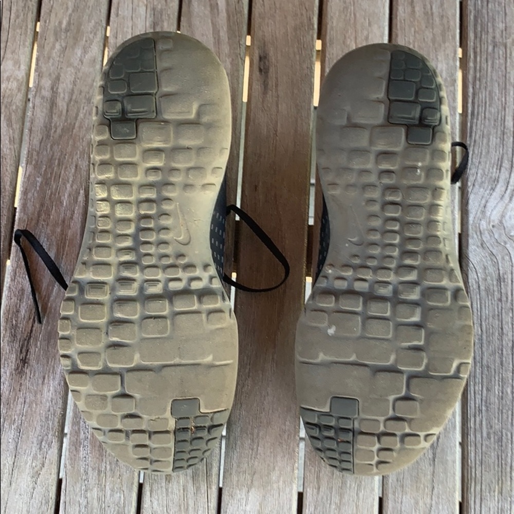 Nike Sneakers - Picture 2 of 4